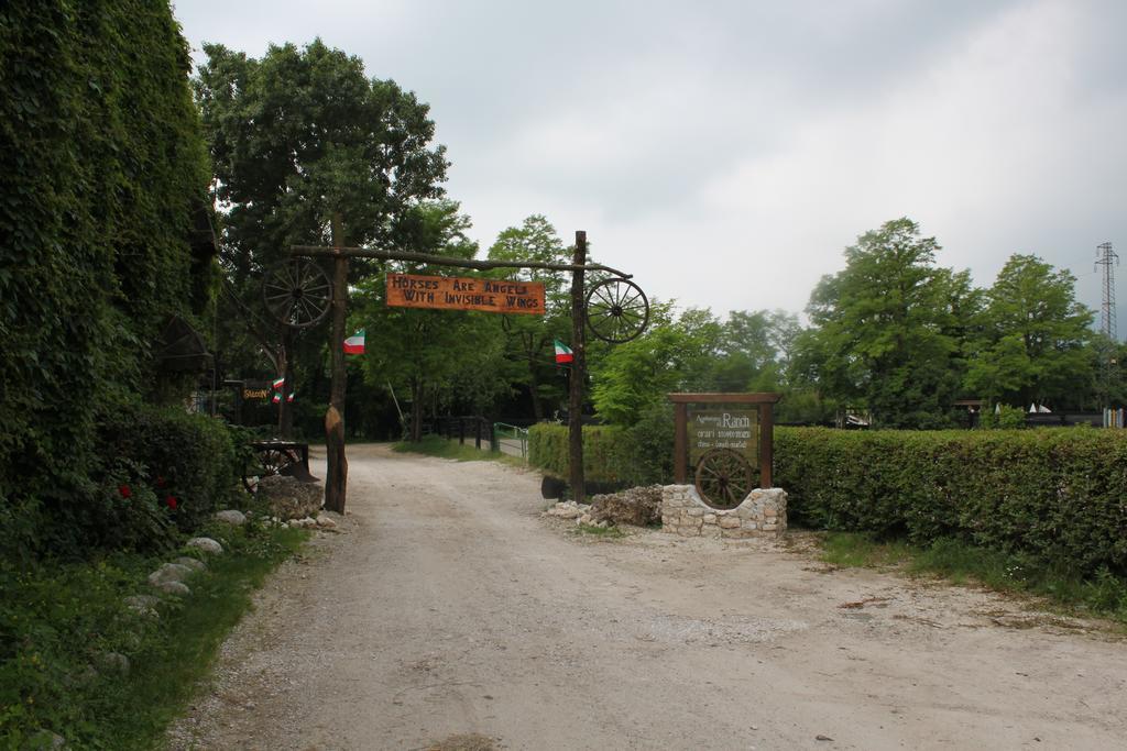 Agriturismo Al Ranch Castello dʼAviano Εξωτερικό φωτογραφία