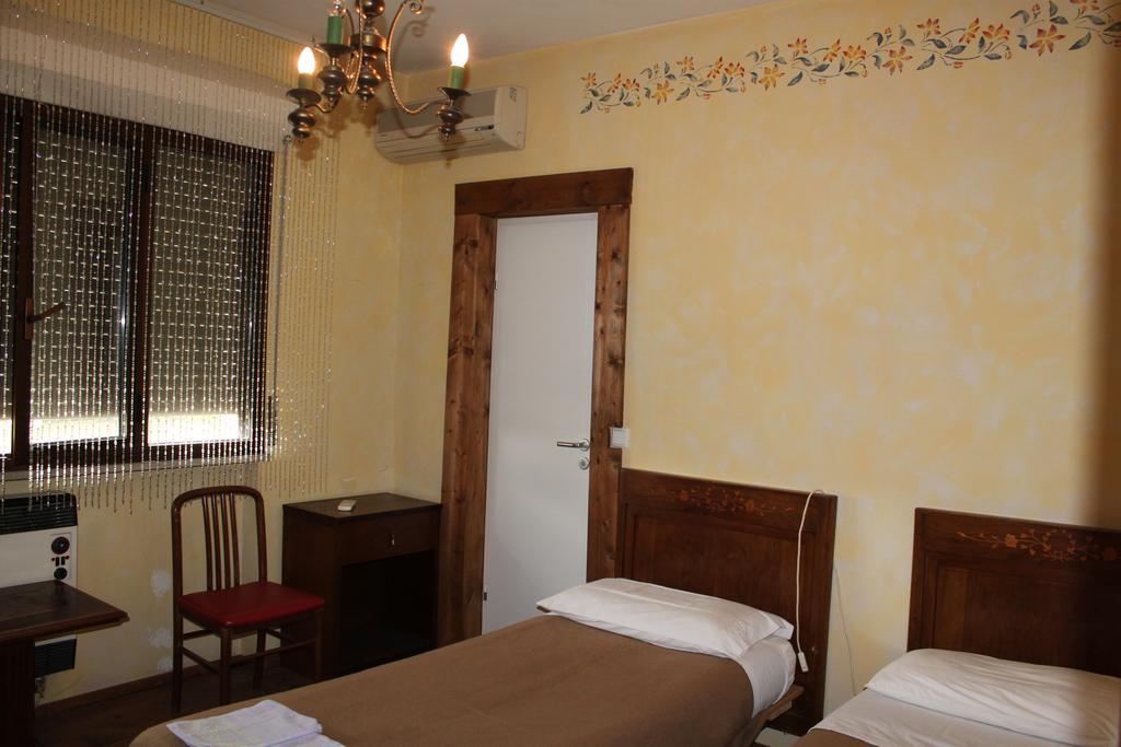 Agriturismo Al Ranch Castello dʼAviano Δωμάτιο φωτογραφία