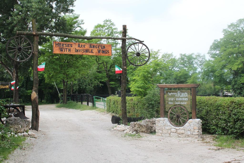 Agriturismo Al Ranch Castello dʼAviano Εξωτερικό φωτογραφία