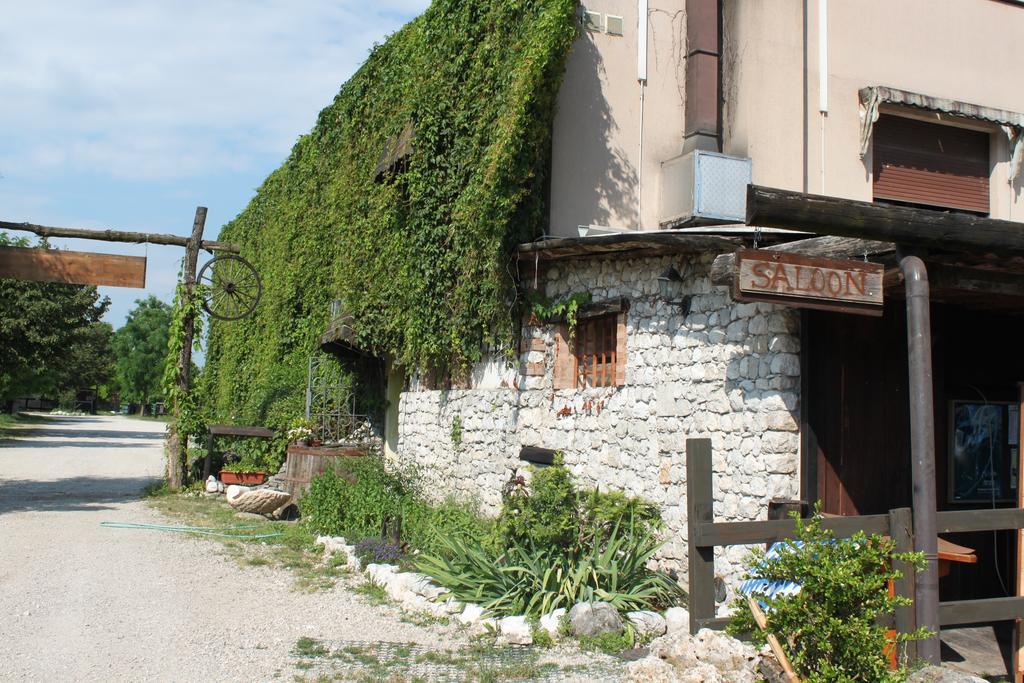 Agriturismo Al Ranch Castello dʼAviano Εξωτερικό φωτογραφία